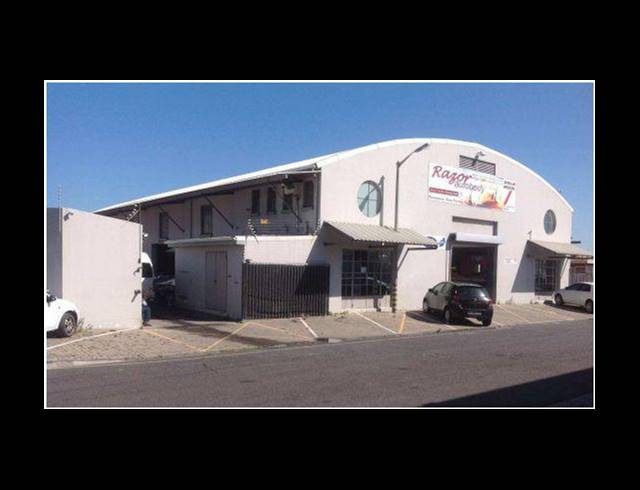 1,111M² WAREHOUSE TO LET IN PAARDEN EILAND